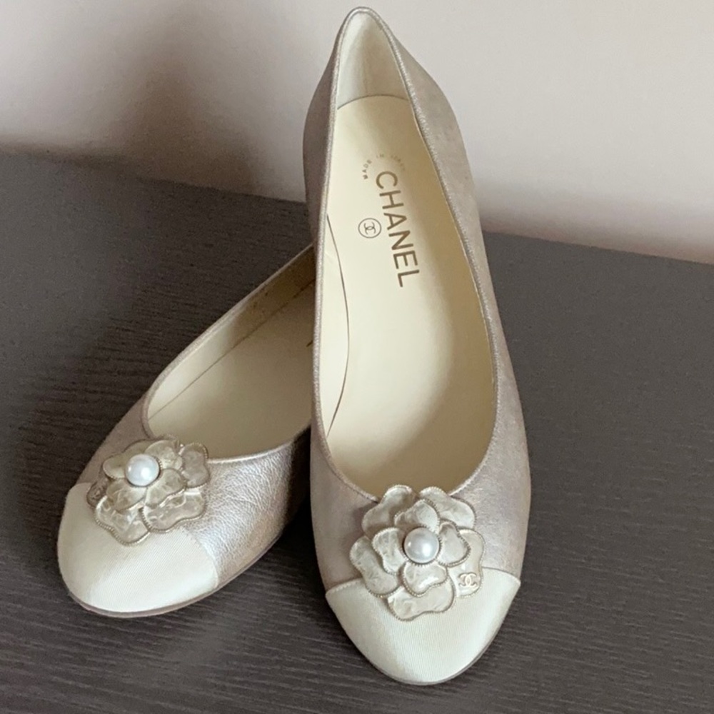 Chanel Tan and Cream Flats with Flower Embellishment